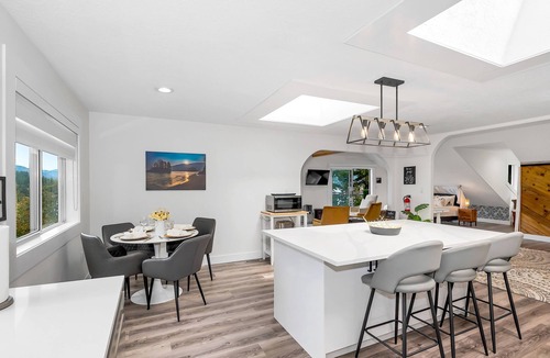 Juan de Fuca Electoral Area House | Waterfront Luxury Retreat