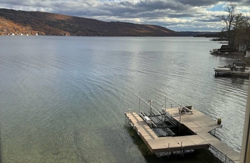 Pulteney House | Waterfront paradise 4-bedroom house in the fingerlakes