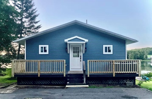 Cortland House | Waterfront with amazing view and hot tub