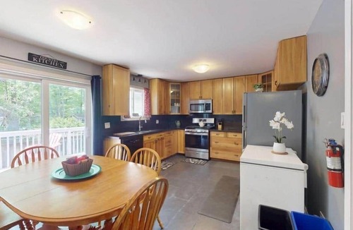 Wasaga Beach House | Wavy Daze in Wasaga Beach