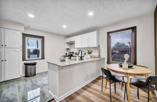 Parma House | Welcome to Chic Parma House, a stylish 5-bedroom, 1-bath home with boutique-inspired design, perfect for families, traveling professionals, and extended stays just minutes from Cleveland, hospitals, and major highways.