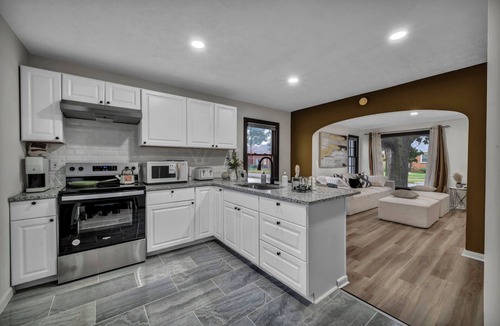 Parma House | Welcome to Chic Parma House, a stylish 5-bedroom, 1-bath home with boutique-inspired design, perfect for families, traveling professionals, and extended stays just minutes from Cleveland, hospitals, and major highways.