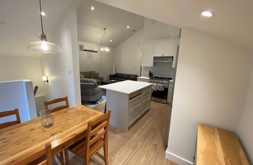 Hollyburn Apartment | Welcome to Your West Vancouver Retreat!