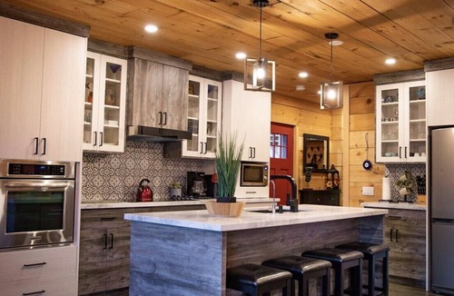 Algonquin Highlands Cottage | Wellness Retreat - Escape to Tranquility | Hot Tub & Sauna | Private Lakefront
