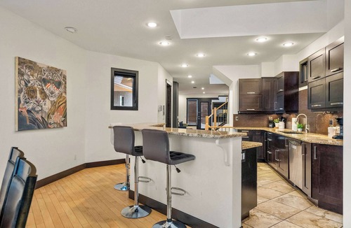 Capitol Hill House | Wellness Retreat + Sauna + Gym + BBQ + Garage