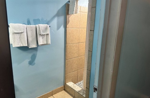 Austintown Hotel | Westgate Manor Motel Austintown-Younstown, Ohio