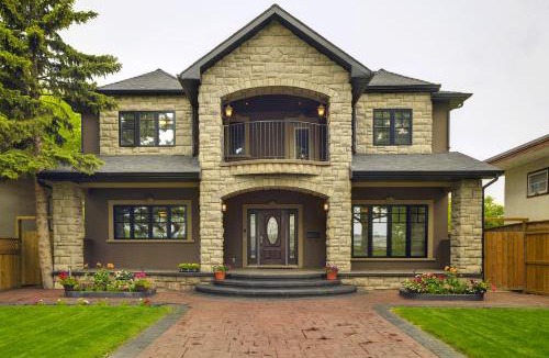 Kensington House | Westmount River Inn