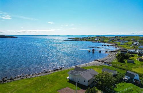 Cavendish House | Westward Oceanfront Sunsets over Trinity Bay