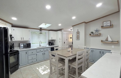 Put-in-Bay House | Where Friends Feel at Home | 8 ppl | IC102
