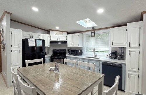 Put-in-Bay House | Where Friends Feel at Home | 8 ppl | IC102