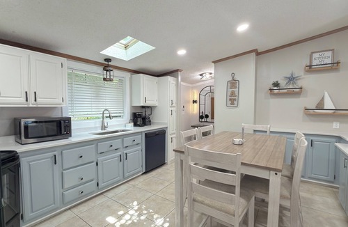 Put-in-Bay House | Where Friends Feel at Home | 8 ppl | IC102
