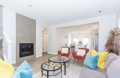 Southwest Edmonton House | Where Luxury Feels Like Home | Cozy, Comfy and Spacious 4-Bedroom Retreat