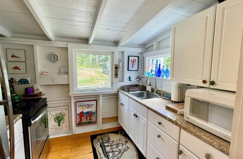 Spruce Head House | Whispering Spruces; Cozy Studio with Queen Bed & W