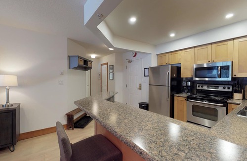 Upper Village Condo | Whistler Blackcomb VR at Powderhorn