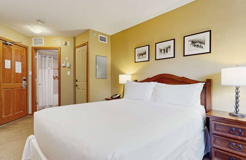Village North Hotel | Whistler - Cascade Lodge 409