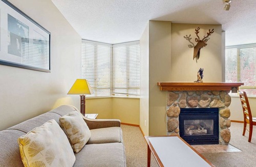 Village North Hotel | Whistler - Cascade Lodge 436