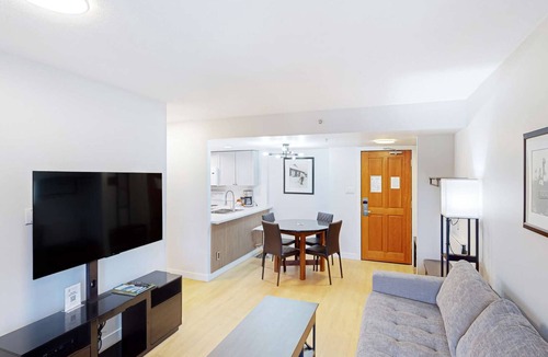 Village North Hotel | Whistler - Cascade Lodge 512