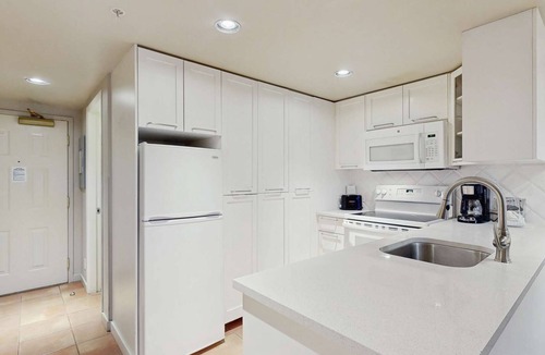 Whistler Village Hotel | Whistler - Whistler Peak Lodge 415