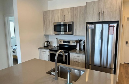 Golden Condo | Whitetooth Vista Luxury Downtown Condo Mtn Views