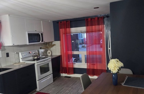 Yellowknife House | whole entire 3 Bedroom 2 Bath to yourself
