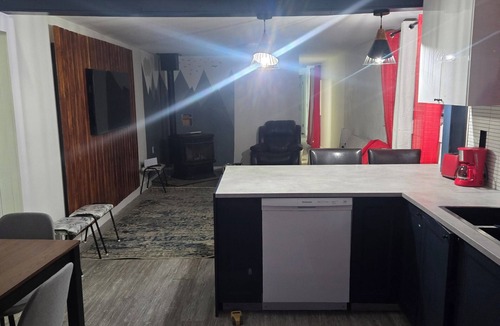Yellowknife House | whole entire 3 Bedroom 2 Bath to yourself