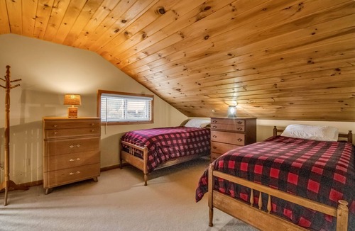 Ellicottville House | Windsor Castle – Private Farmhouse Near Skiing & Golf