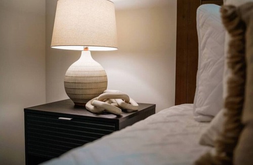 Madison-on-the-Lake Cottage | Wine Tour|Lake Erie|Cleveland| Geneva|Fire pit