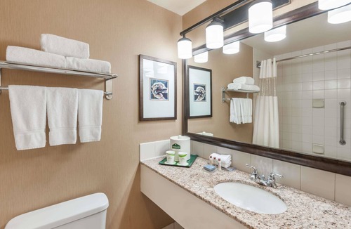 West Edmonton Hotel | Wingate by Wyndham - Edmonton West