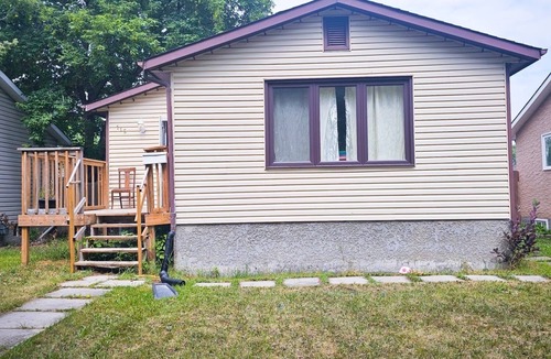 Fort Gary House | Winnipeg South Goust house
