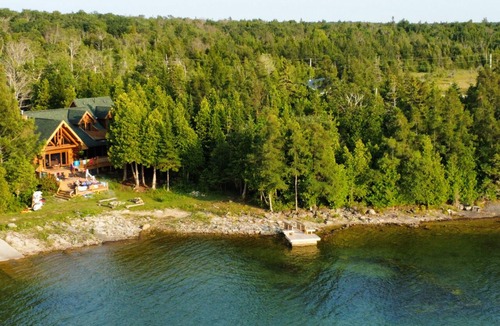 Lion's Head Cottage | Wishbone Retreat. Waterfront. Lion's Head. 6-Bedroom Custom Log Home