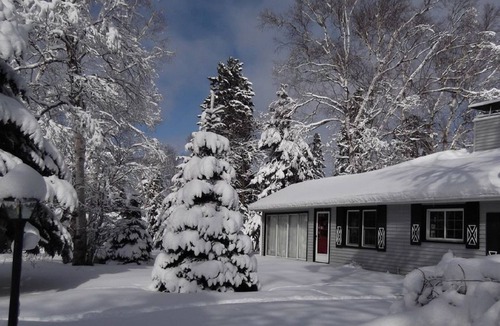Cheboygan Cottage | Wonderful Lake Huron Family Cottage - Convenient Location - Great Internet