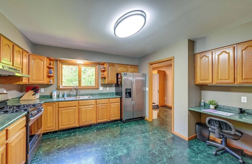 Applegate House | Wooded Applegate Retreat w/Private Trail Access
