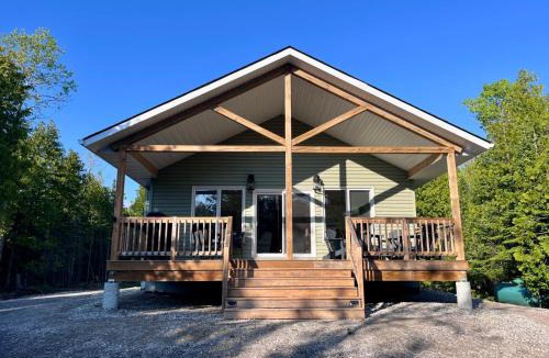 Lion's Head House | Woodland Cottage Pets Private Starlink