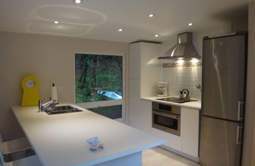 Cobble Hill House | Xanadu Escape - Luxury in the Trees - Swim Spa