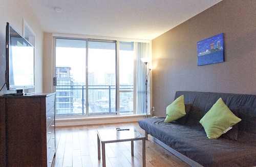 Downtown Vancouver Apartment | Yaletown Fully Furnished 17th Floor Condo