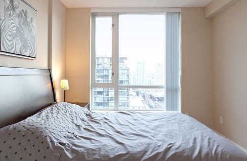 Downtown Vancouver Apartment | Yaletown Fully Furnished 17th Floor Condo