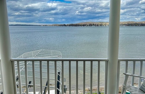 Geneseo House | Year round home on private drive with amazing views!