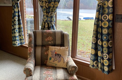 Findley Lake House | Your country getaway with trails and a pond