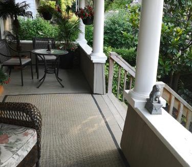 Silvertown Apartment | Your Oasis in Niagara Falls Canada