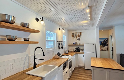 Tobermory Cottage | Your own Private Sand Beach Waterfront Grotto Flowerpot Fathom Hiking Tobermory