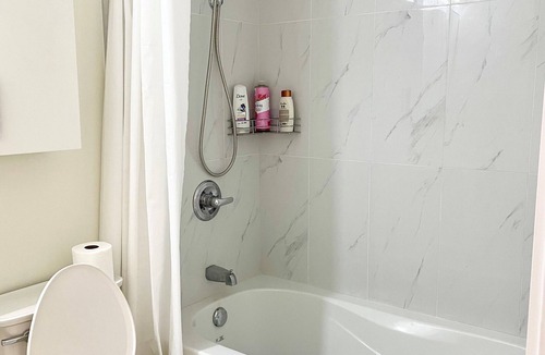 Richmond House | YVR Suite