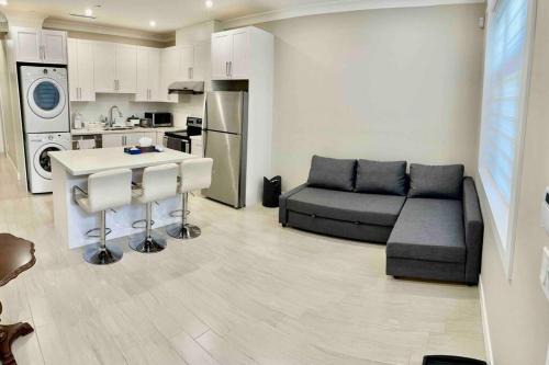 温西民宿 Vancouver West Quiet Home