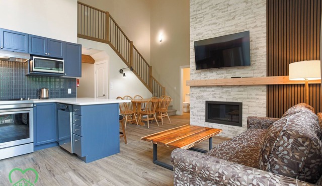 2 BDR w Loft/Incredible Views/Family-Friendly