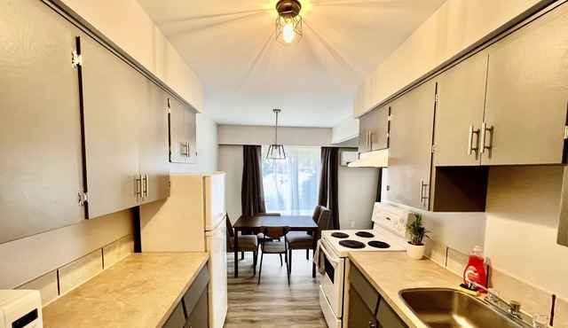 2 Bedroom 1 Bathroom Apartment Bamboo View Pet Friendly* Best Location!