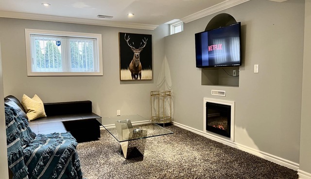 2 Bedroom Bs/Apartment, in Mississauga