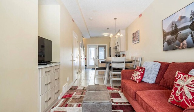 2 bedroom Mountain View Suite Getaway, right at the gate of Banff National Park.