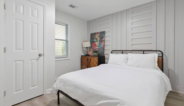 2 bedroom Rustic Duplex-Free Parking in Lithia Springs