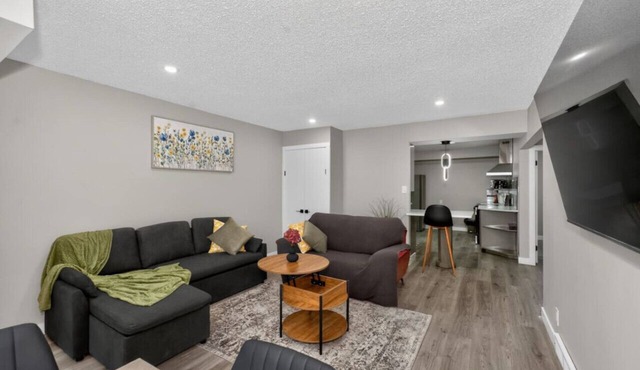 2BR Suite Near YYC Airport & Downtown - 4324 – UP