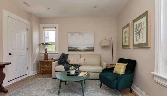 2BR Suite with LRG Patio!