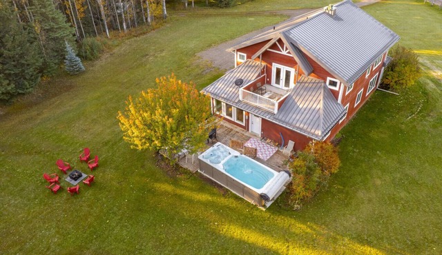 3,500 SF Tranquil Retreat | HEATED Pool & Hot Tub | Games & Home Theatre Room
